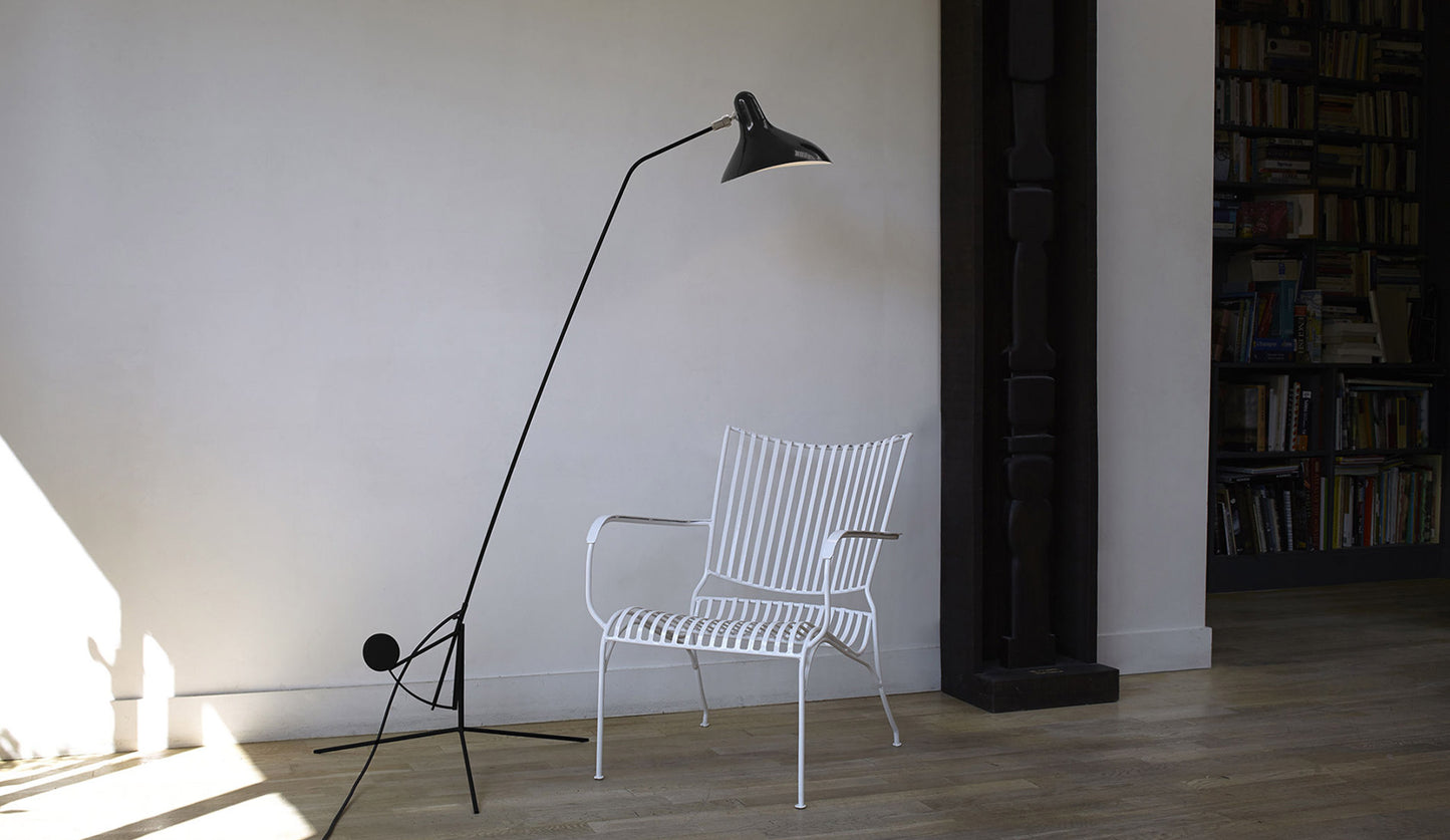 DCW Mantis BS1 Floor Lamp Tripod Black Satin Mood