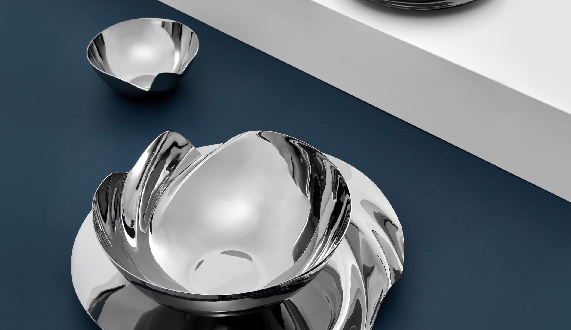 zaha hadid design serenity bowl silver small1