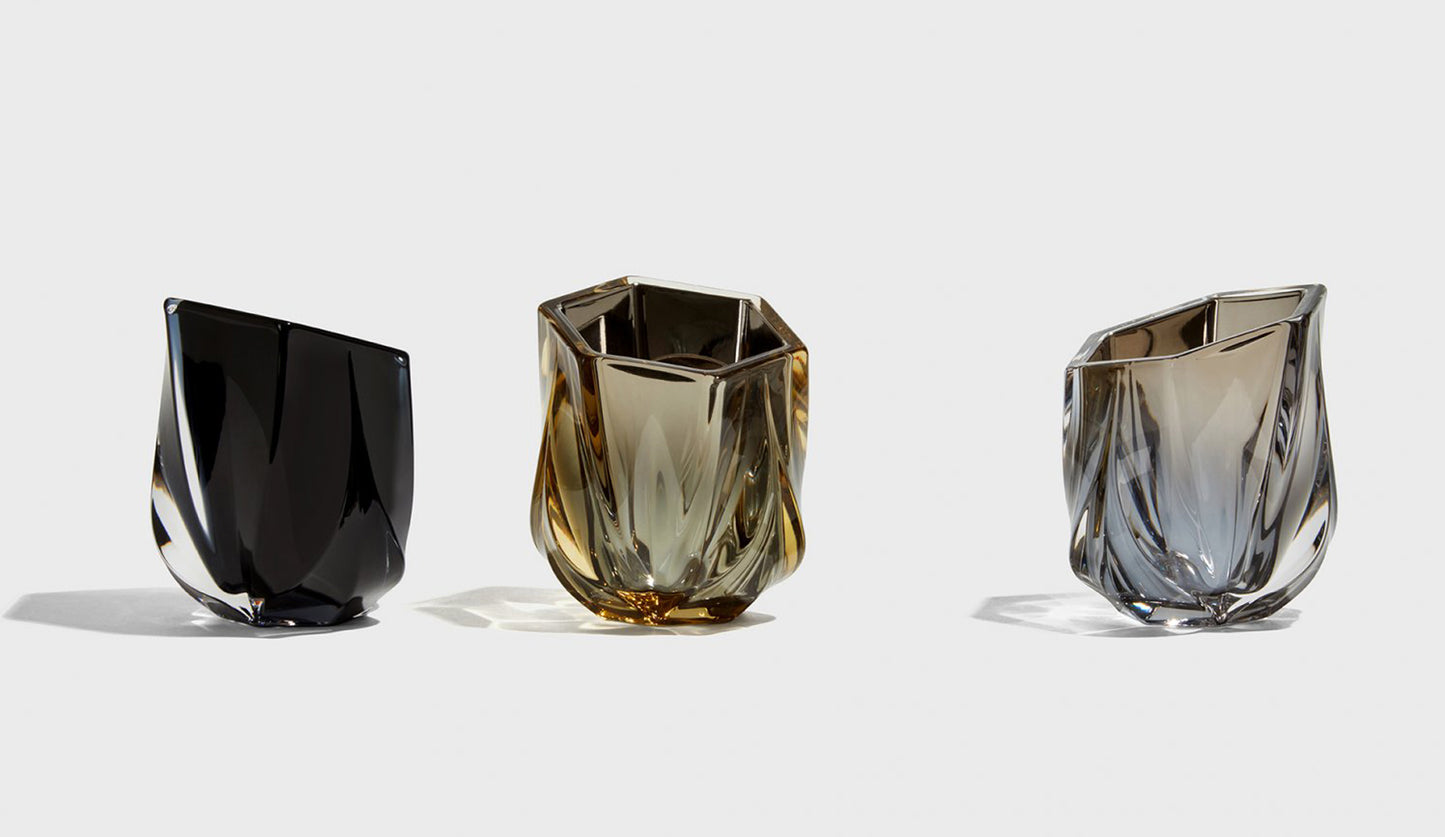 Zaha Hadid Design Shimmer Black mood2